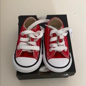 Red converse infant size 2